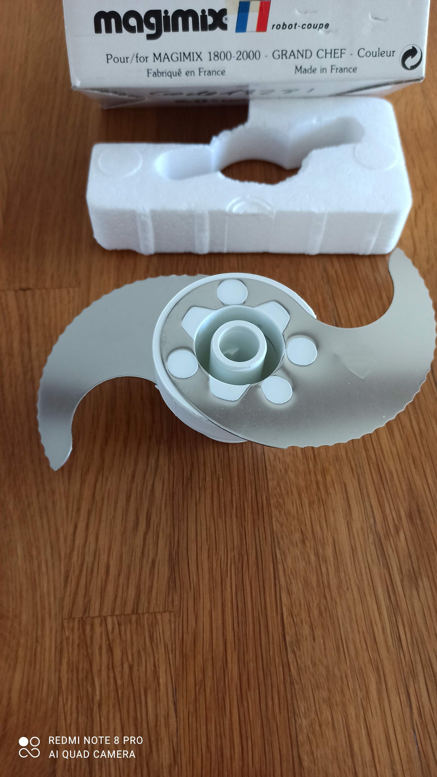 * 18282 COUTEAU ROBOT MAGIMIX NEUF pièce épuisée constructeur ( CJ AZ ) ( LBC )