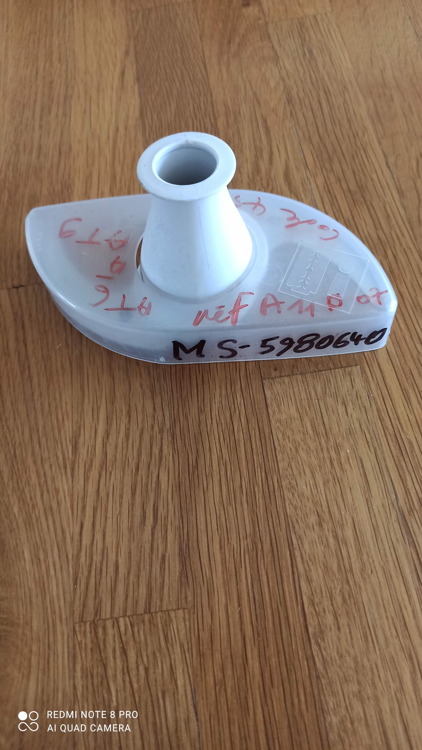 * MS-5980640 COUTEAU ROBOT MOULINEX OVATIO NEUF pièce épuisée constructeur ( CJ AZ ) ( LBC )