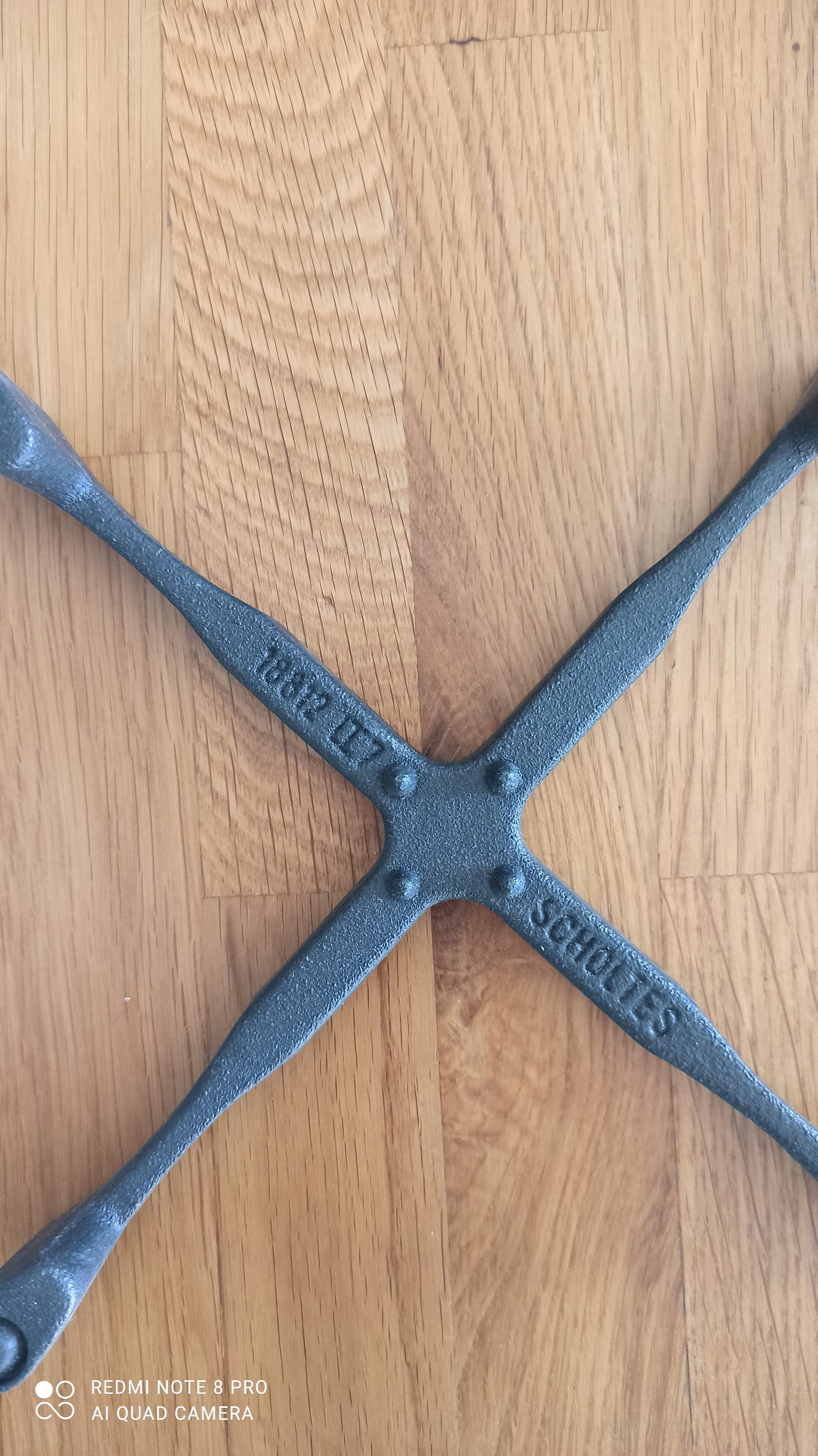 * C00131819 SUPPORT CASSEROLE en fonte ( bruleur rapide ) pièce épuisée constructeur ( CB K )
