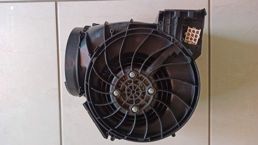 133.0671.336 (*) moteur hotte ROBLIN pièce neuve