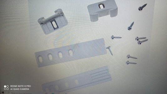 909693100  2 GLISSIERES FIXATION PORTE BOIS REFRIGERATEUR LIEBHERR (Ct ABB )
