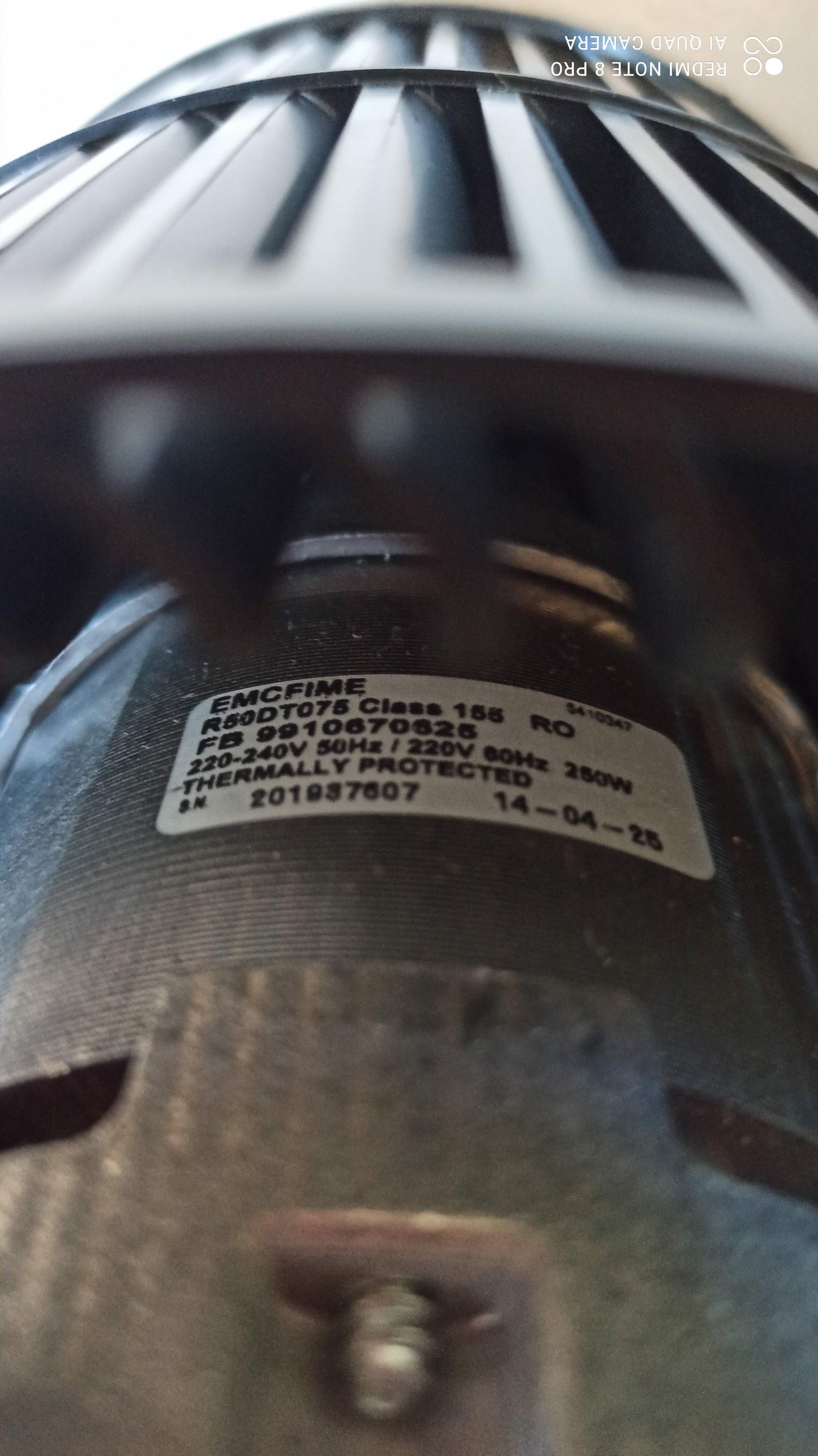 133.0671.336 (*) moteur hotte ROBLIN pièce neuve