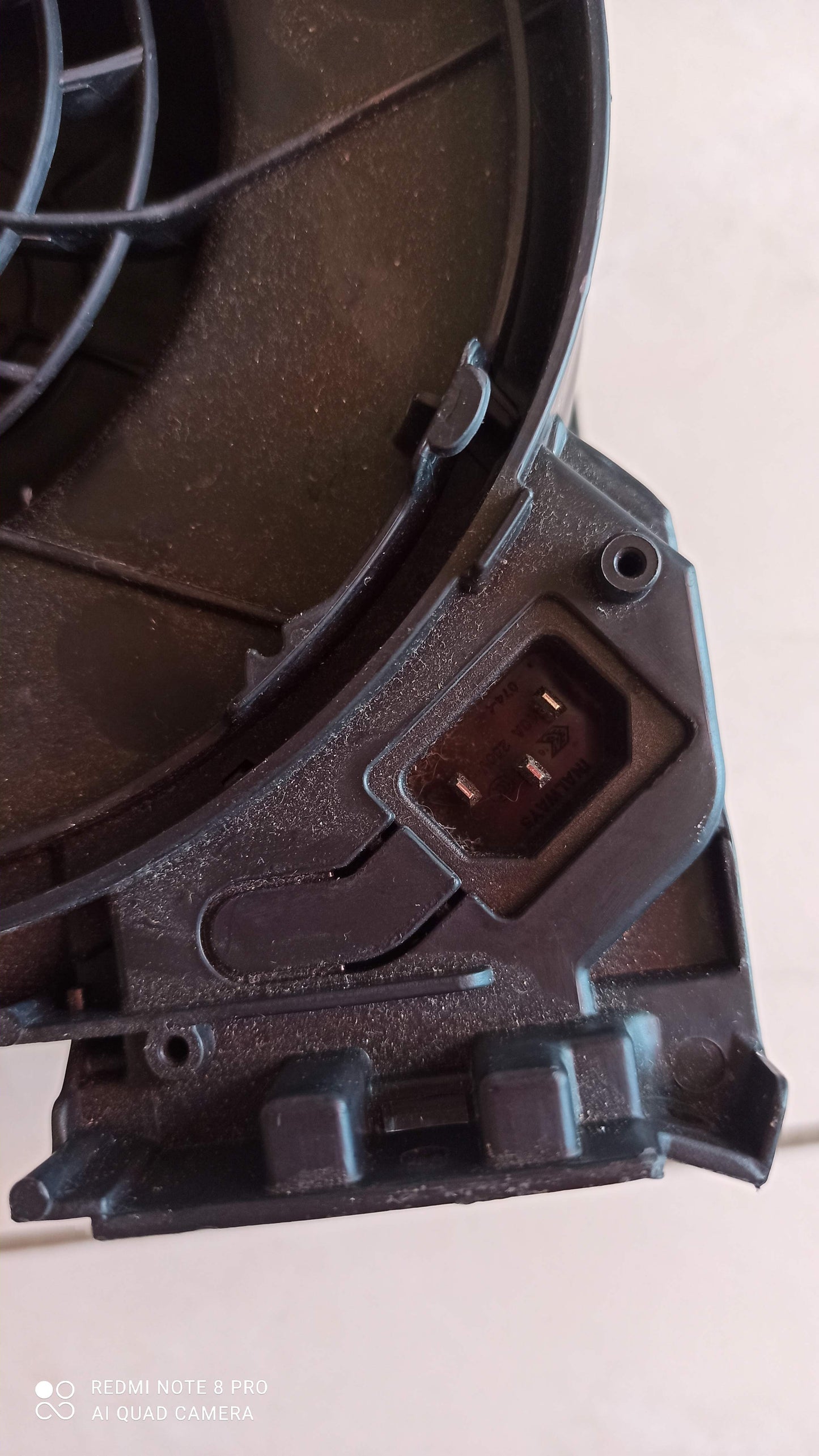 133.0671.336 (*) moteur hotte ROBLIN pièce neuve